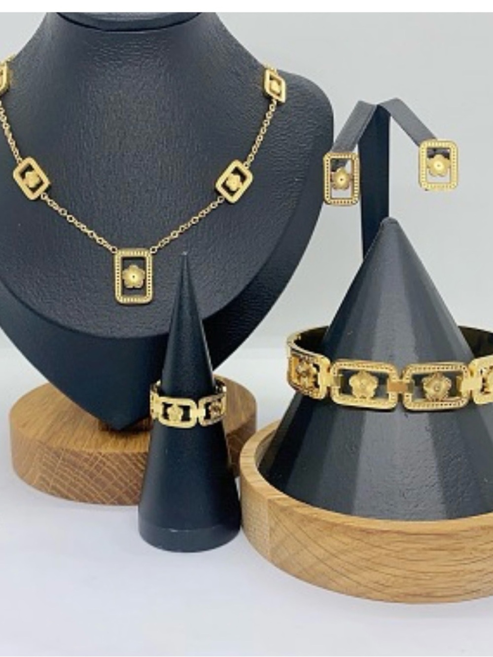 Gold Tone Women’s Jewelry Set - Necklace, Bracelet, Ring, Earrings
